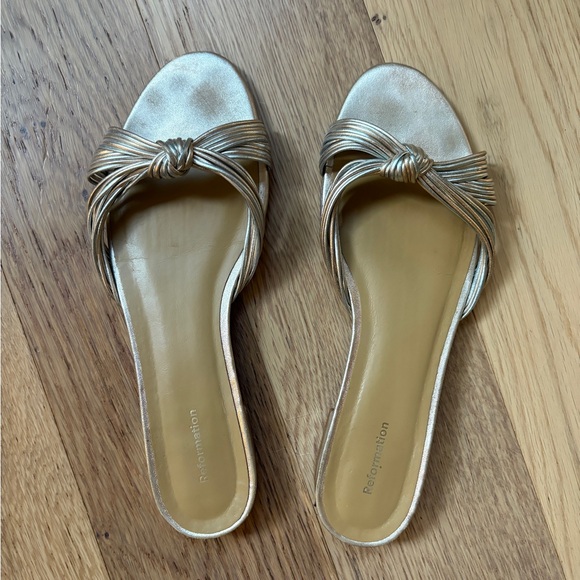 Reformation Gold Sandals with Knotted Detail Size 10 - Picture 1 of 2